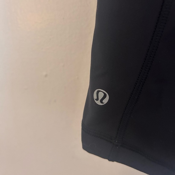 Lululemon Athletica Black Mid-Rise Pocket Shorts – Size S - Picture 7 of 9